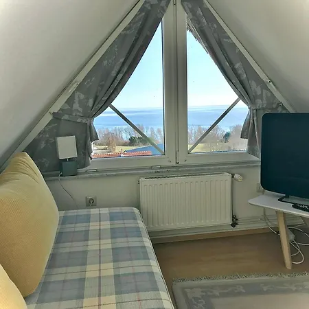 Ferienwohnung Reethaus Og Goehren (Ruegen)